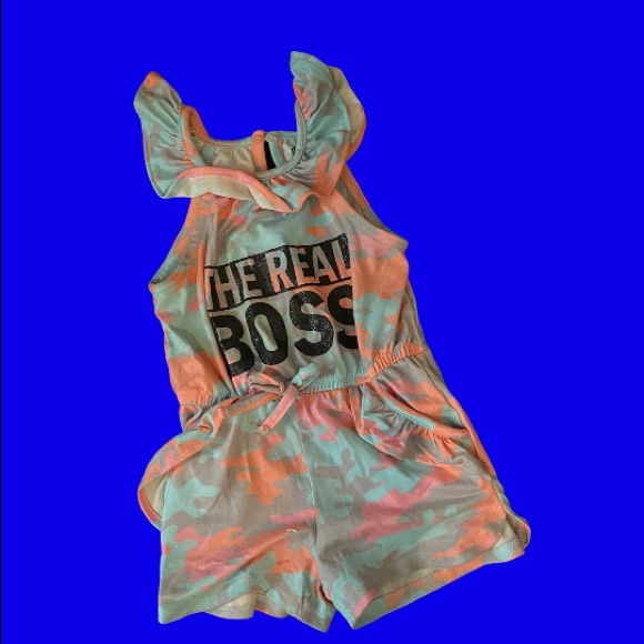 Cute Girls 💕 onesies... - Picture 4 of 6